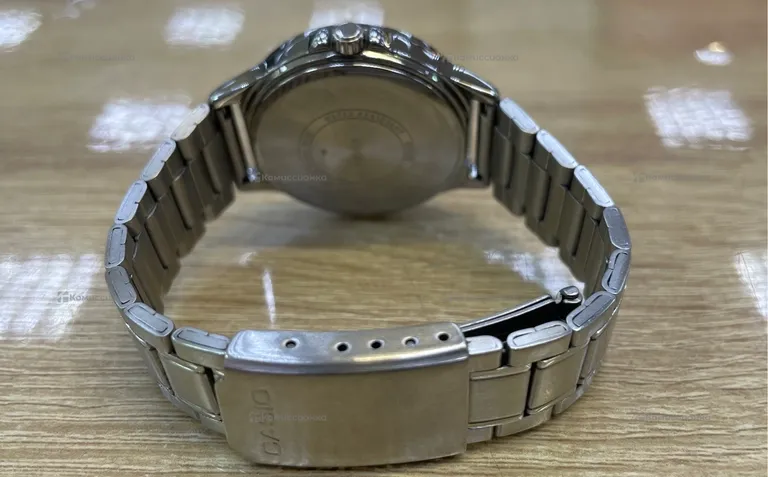 Часы  Casio LTP-v300