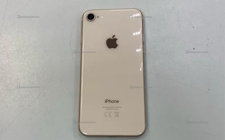 Apple IPhone 8 64 ГБ