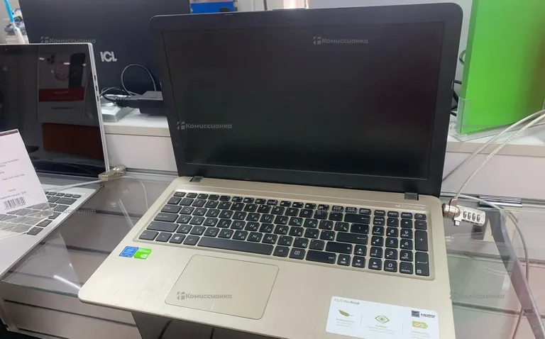 Ноутбук Asus N5522