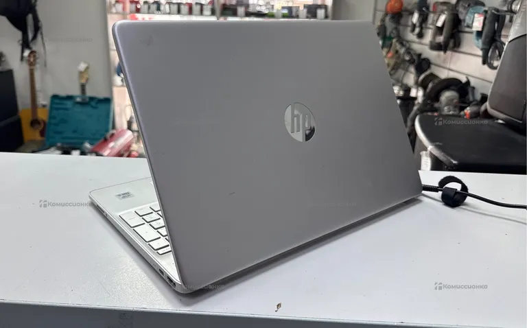 Ноутбук  HP 15s