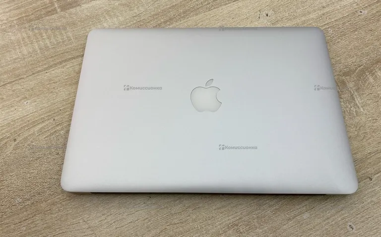 Ноутбук  MacBook Air (13-inch, Mid 2012)