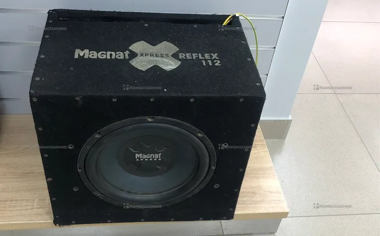 Сабвуфер  Magnat reflex 112