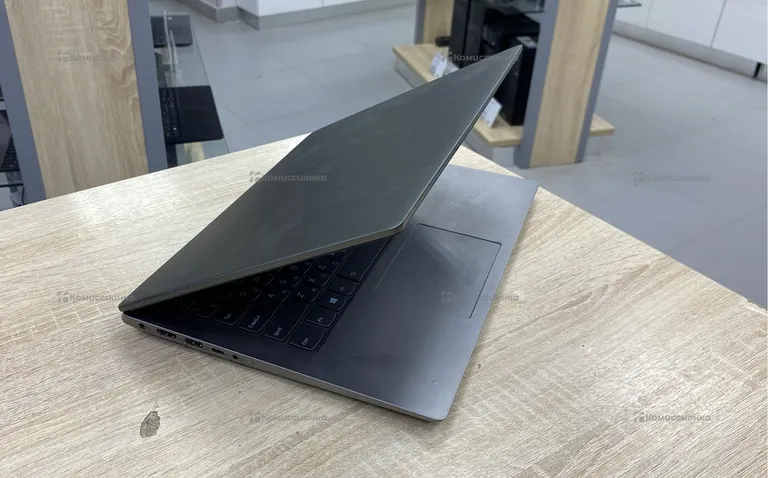 Ноутбук  Lenovo amd a6-9225