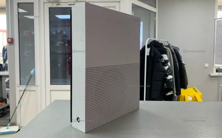 Приставка Xbox One S 1Tb