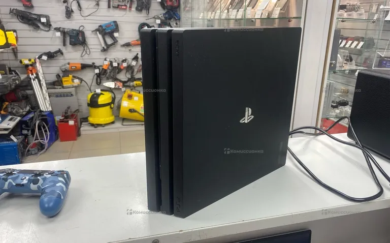 Приставка PS4. PS4 Pro 1TB..
