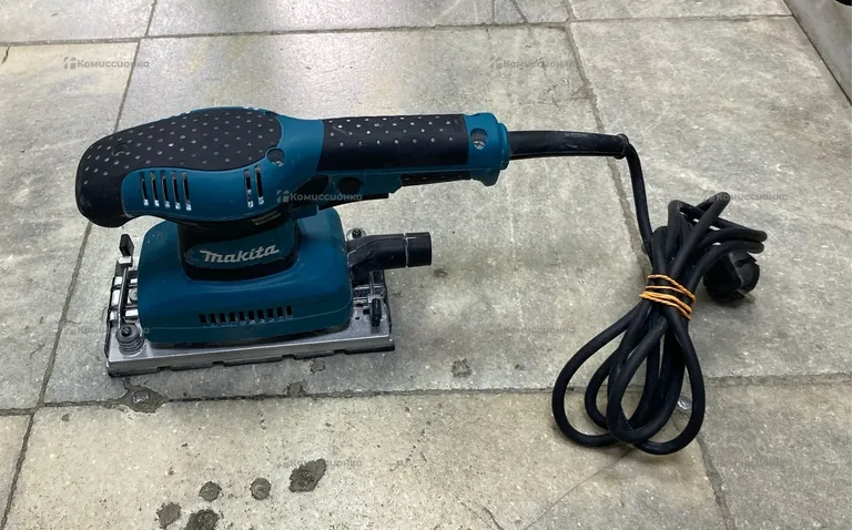 Вибрационная шлифмашина Makita BO3711