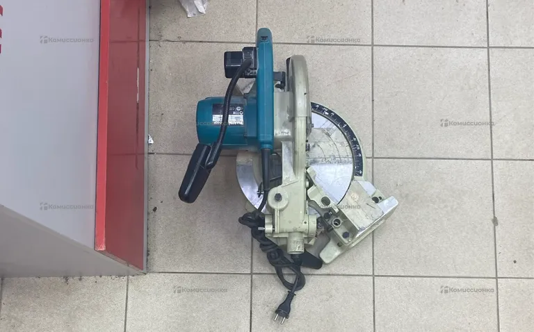 Торцовочная пила makita LH1040F
