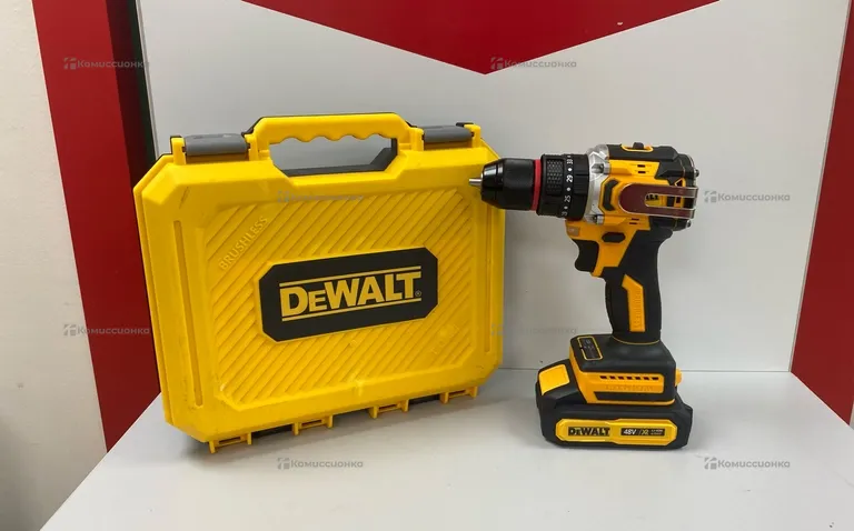 безщеточный шуруповерт DeWalt.