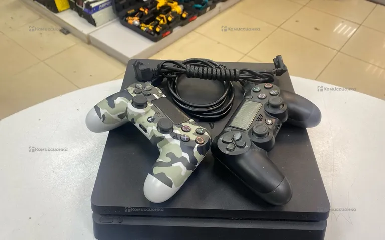 Игровая приставка PS4 slim 1Tb
