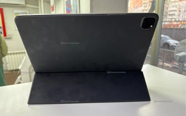 Планшет Apple IPad Pro 12.9 6 поколение