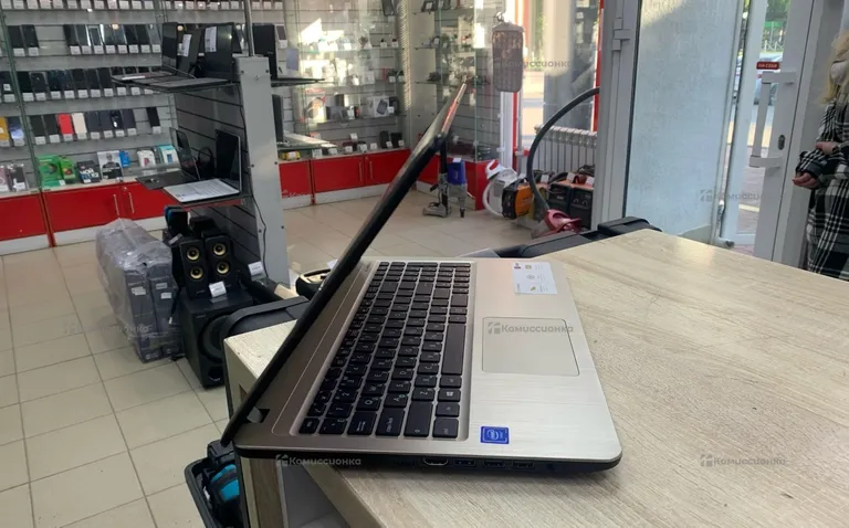Ноутбук  ASU’s Intel core i5-8350U