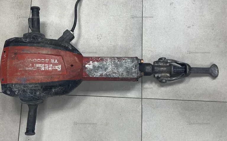 Отбойный молоток Hilti TE 3000-AVR