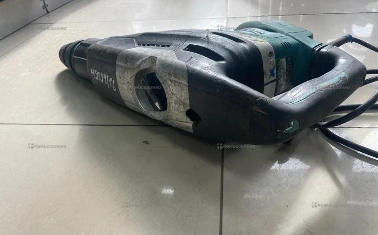 Перфоратор makita HR5212C