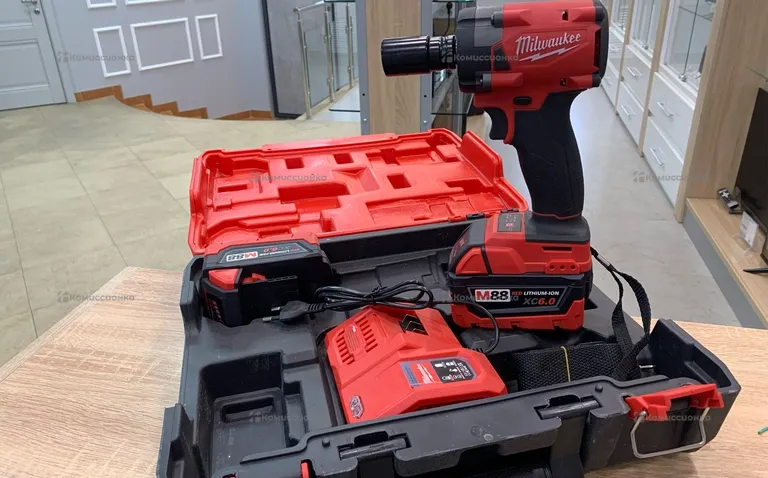 Гайковерт Milwaukee M18 Red