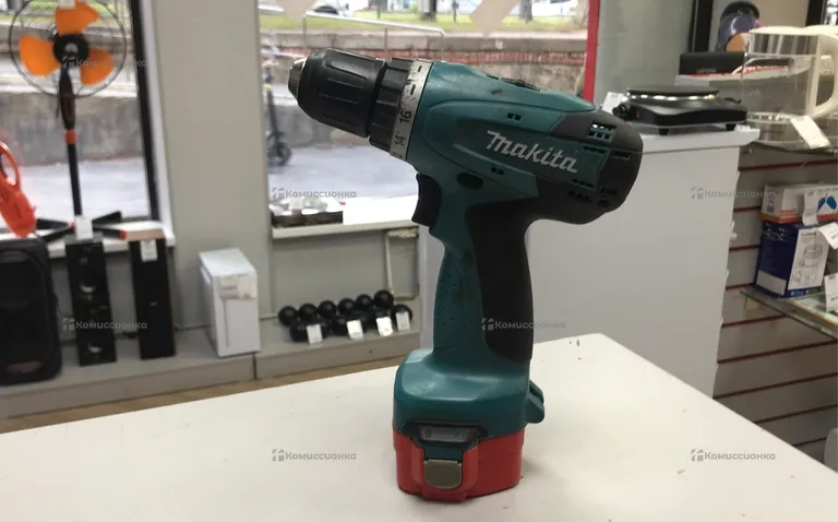 Аккумуляторная дрель-шуруповерт Makita 6271 D
