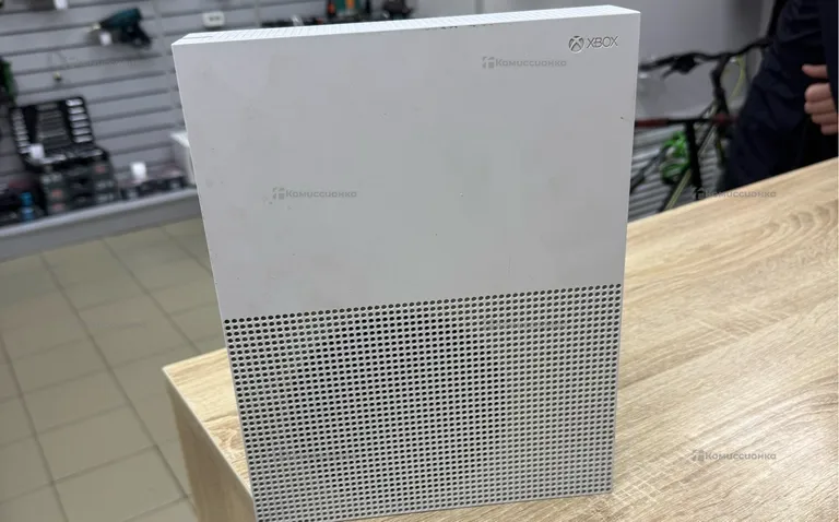 Приставка Xbox Xbox One S 1 TB (с дисководом)