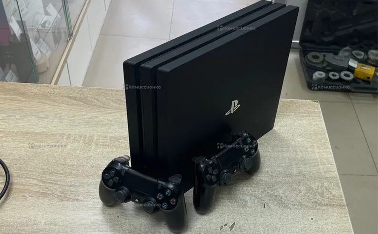 Приставка PS4 Pro 1Tb