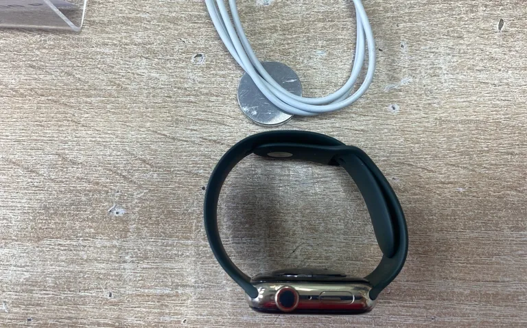 Часы  Apple Watch s6 44mm