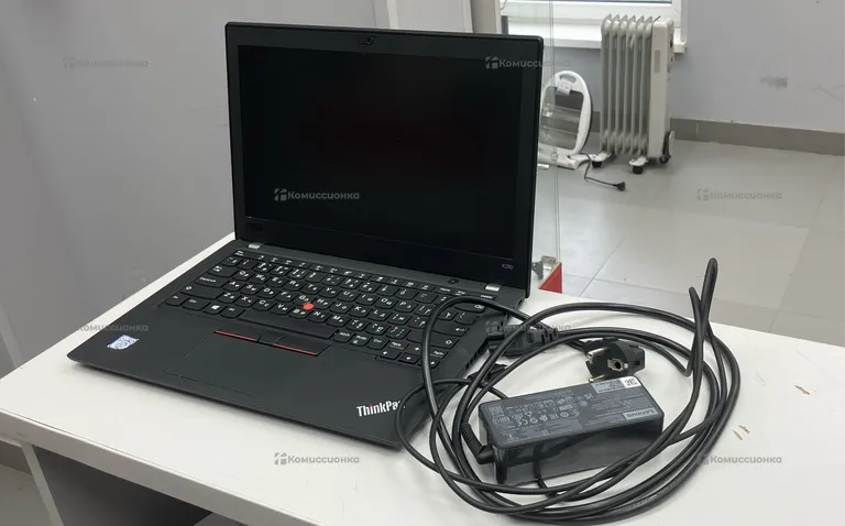 Ноутбук  Lenovo 20KES27703