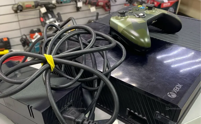 Приставка Xbox One 500Gb