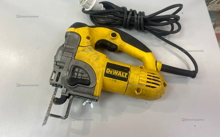 Электролобзик dewalt DW331K
