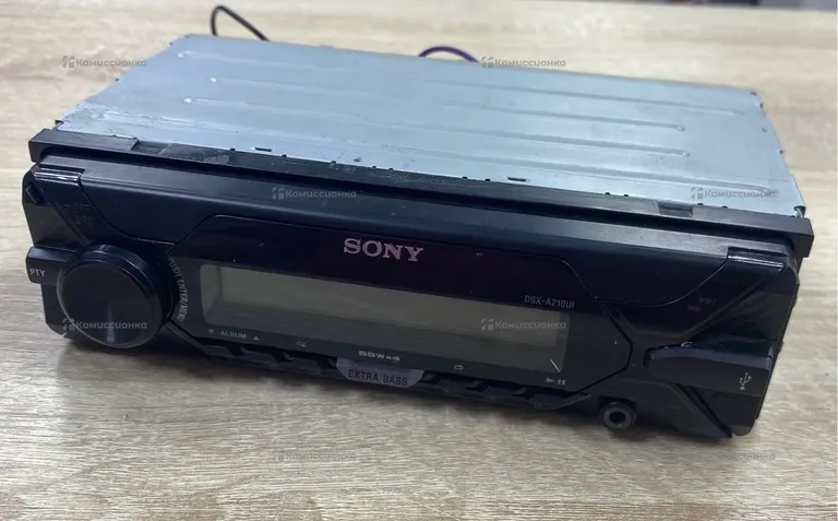 Автомагнитола  Sony DSX-A210UI