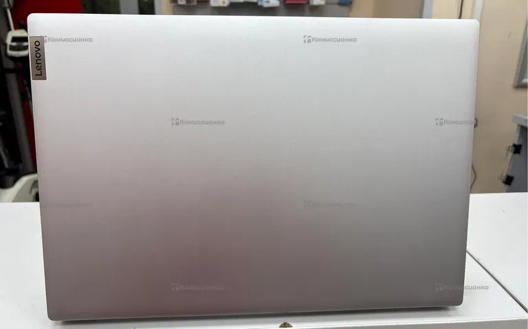 Ноутбук  Leonov Ryzen 5 3500U
