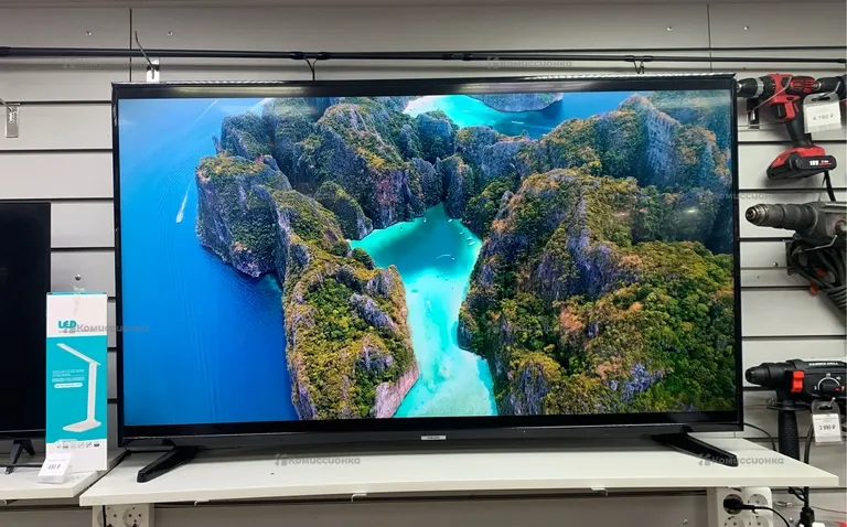 Телевизор Samsung UE50NU7002U