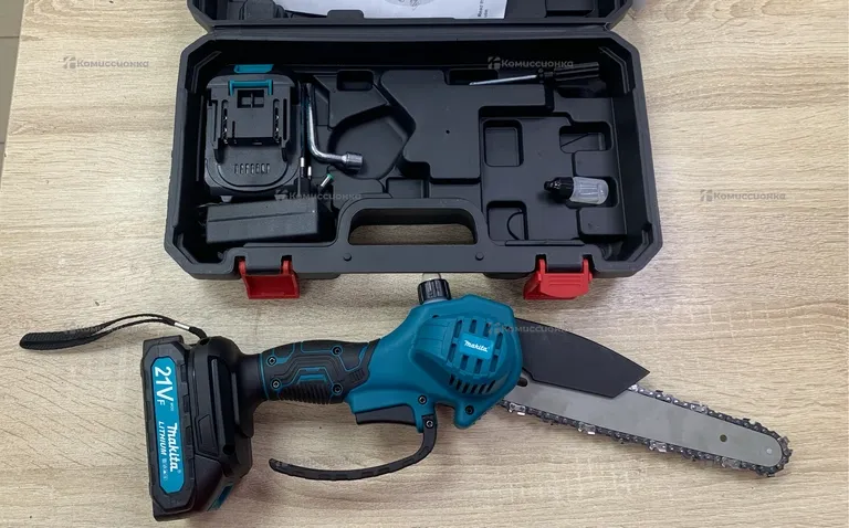 Сучкорез Makita.