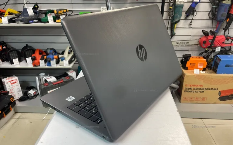Ноутбук HP 250 G7