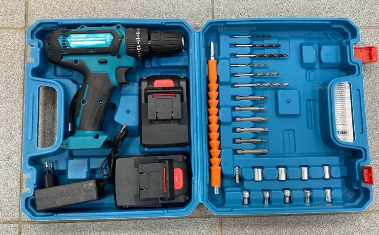 Шуруповерт Makita