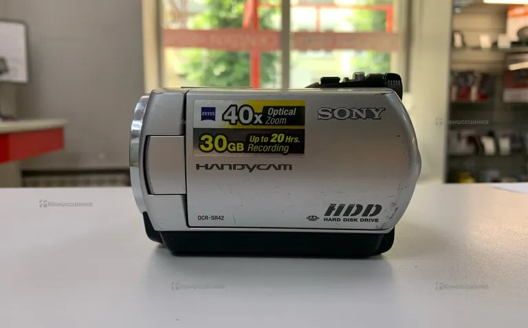 Видеокамера  Sony DCR-SR42