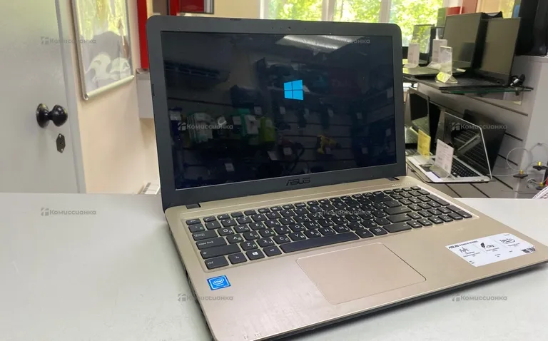 Ноутбук ASUs R540S