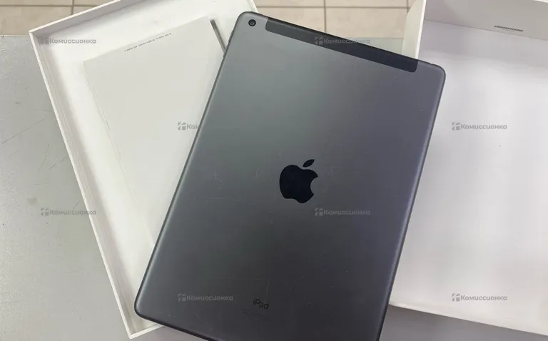 Планшет Apple iPad 9 поколения 64 ГБ