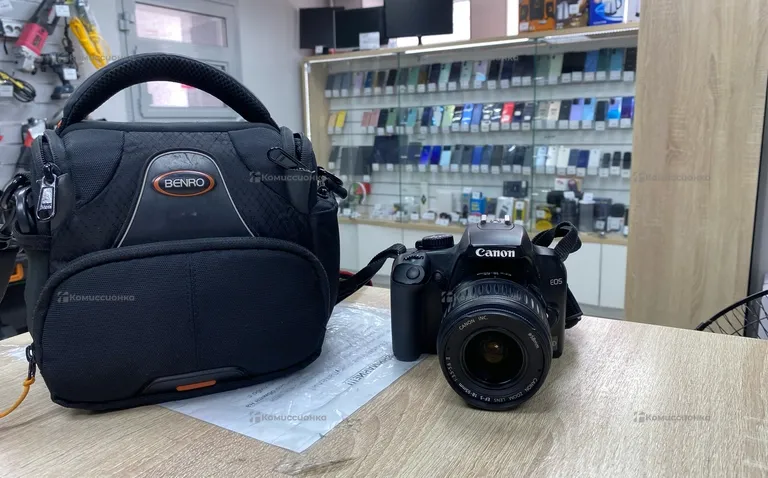 Фотоаппарат  canon 1000D