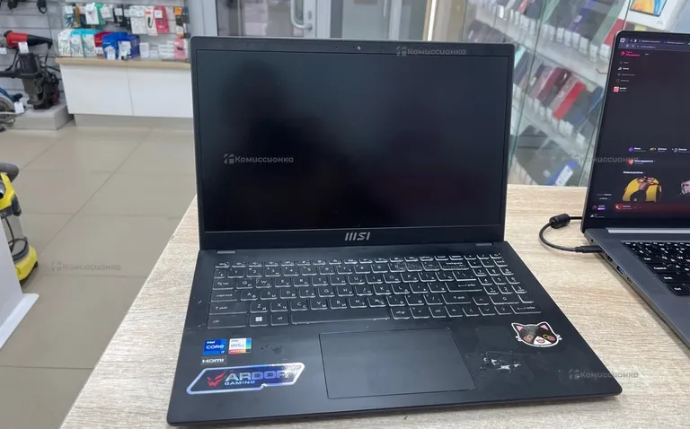 Ноутбук MSI 15 B12M