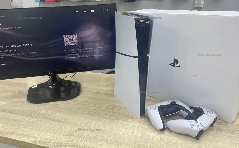 Приставка PS5 slim + два джойстика