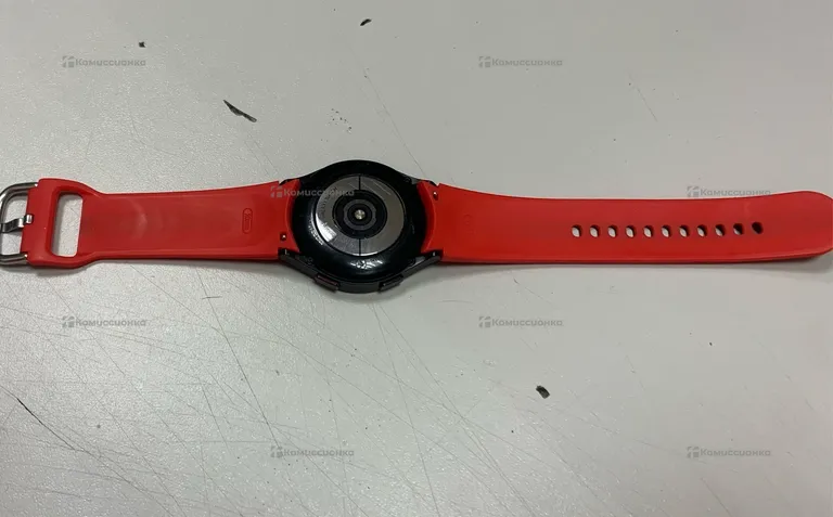 Часы  Samsung Galaxy Watch 4 40mm