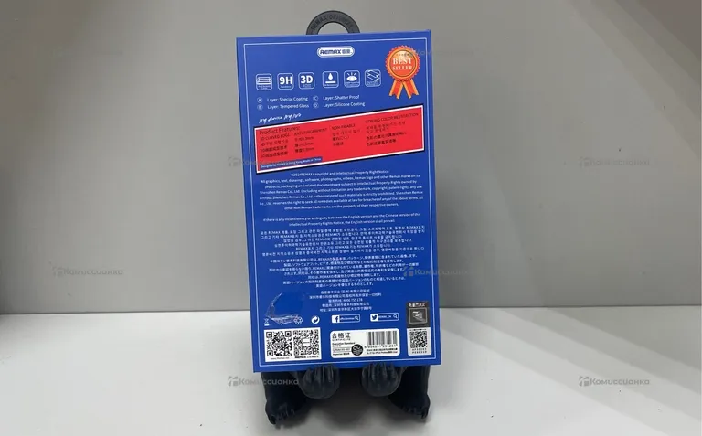 Защитное стекло на iPhone 16 Pro Max.