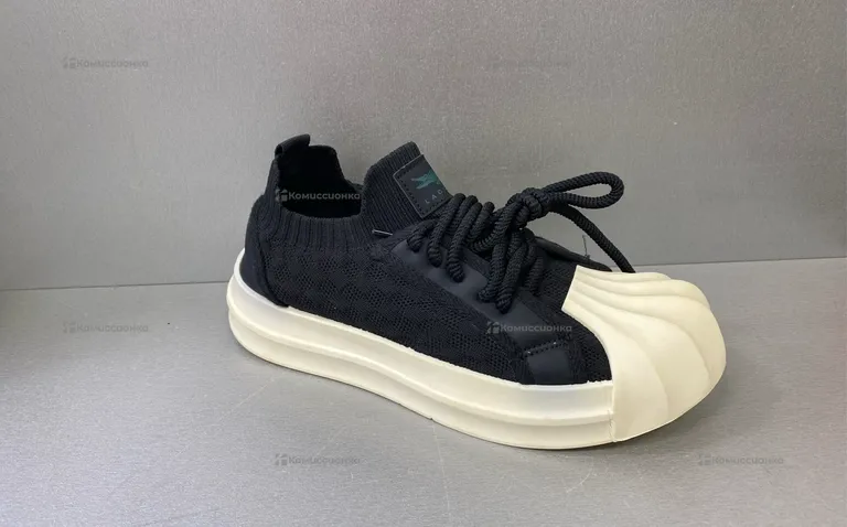 Кроссовки LaCoste 41р