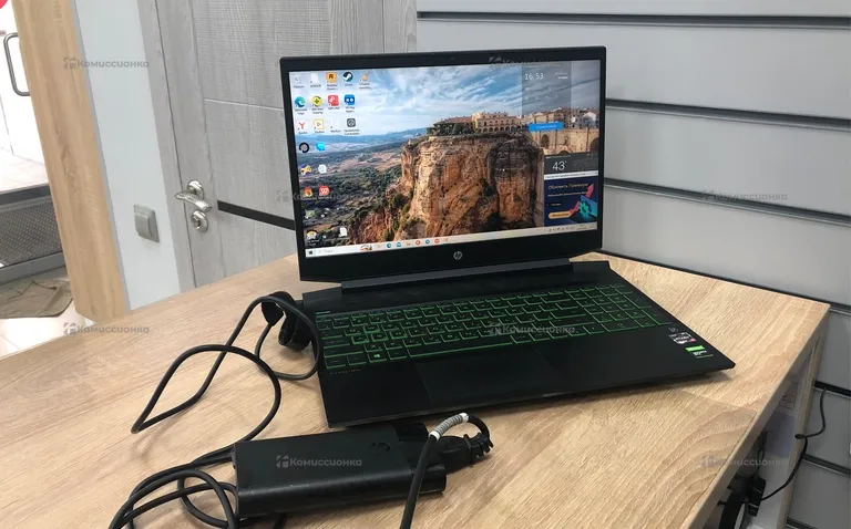 Ноутбук  HP Laptop