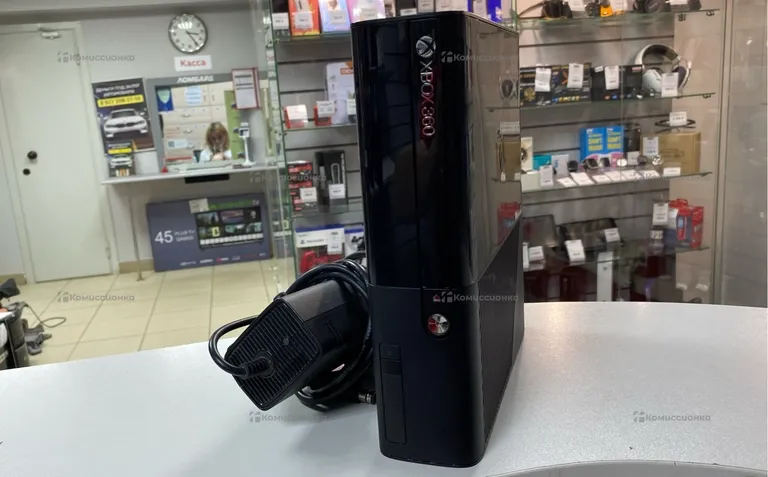 Приставка Xbox 360 e 500гб