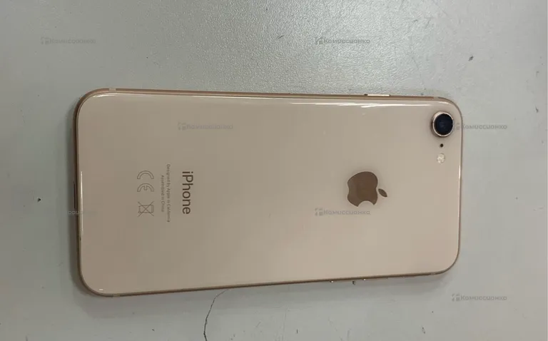 Apple iPhone 8 64 ГБ.