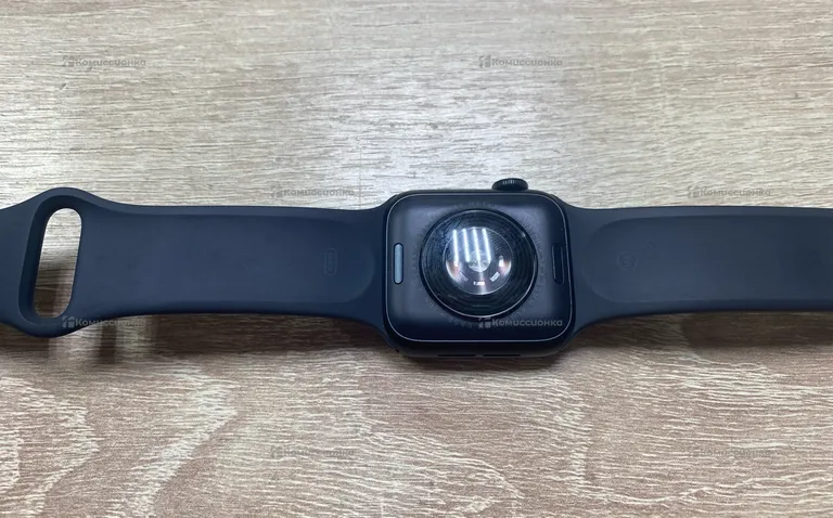 Часы  Appel watch se gen 2