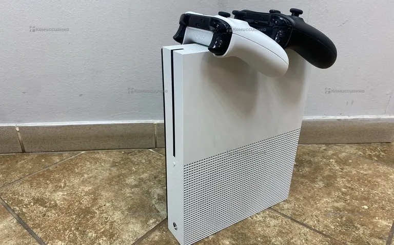 Приставка Xbox X Box one s с дисководом
