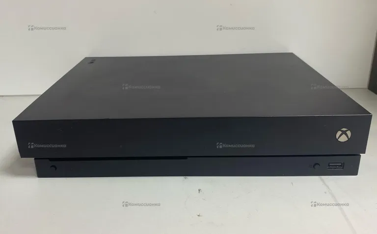 Приставка Xbox One X 1Tb
