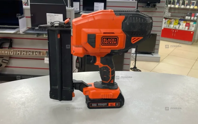 Шпилькозабивной пистолет BlackDecker BCNG01