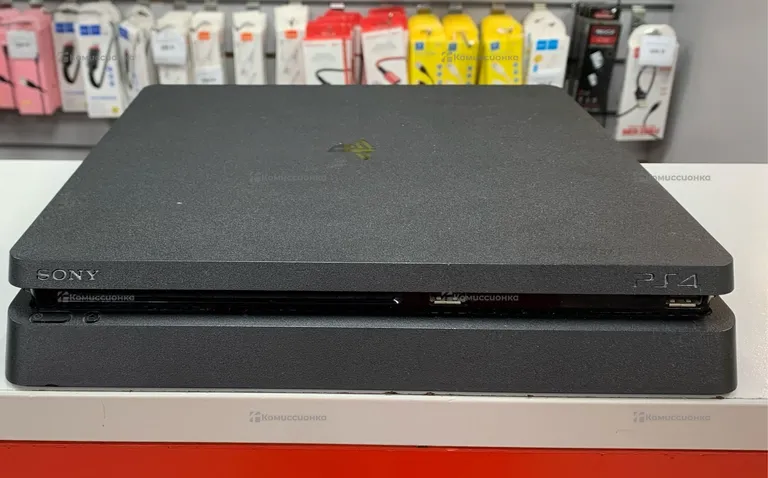 Приставка PS4. slim 1tb