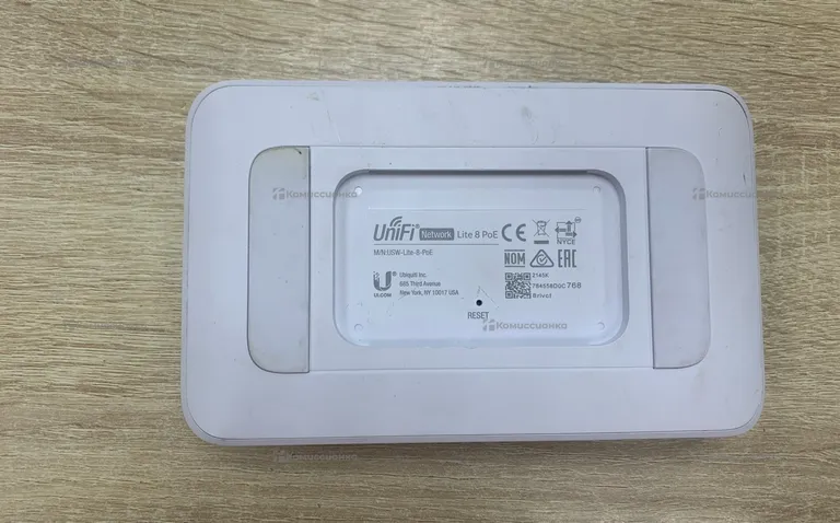 Коммутатор UniFi Lite 8 PoE