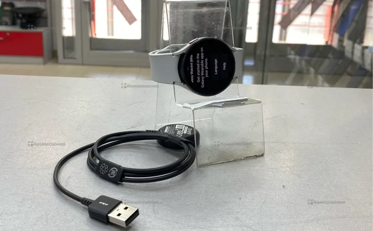 Часы Samsung Watch 4
